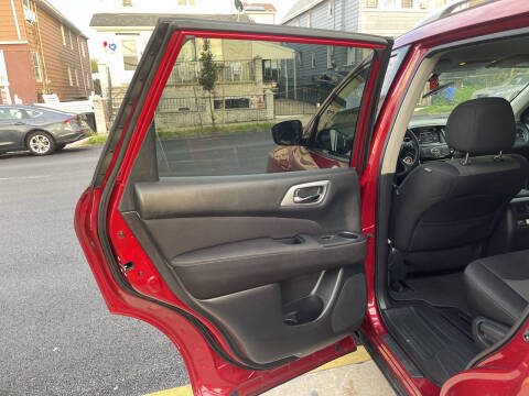 2017 Nissan Pathfinder S