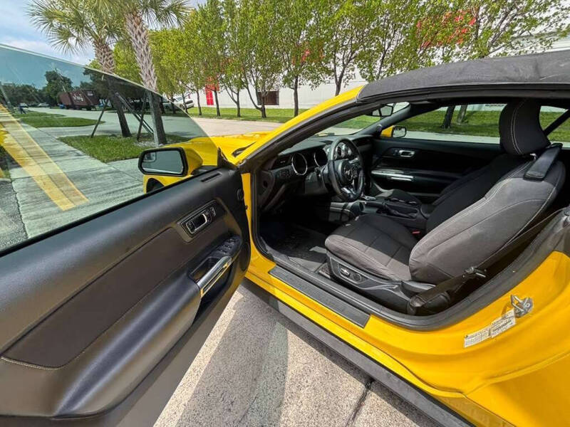 2016 Ford Mustang V6