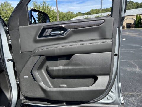 2025 GMC Yukon Elevation