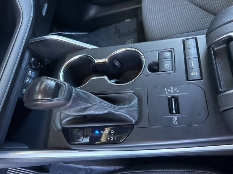 2022 Toyota Highlander L