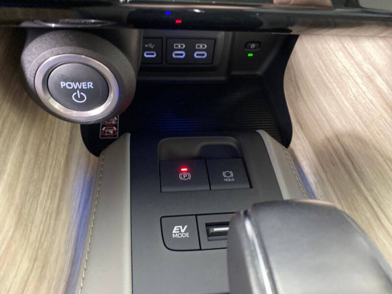 2023 Toyota Venza XLE