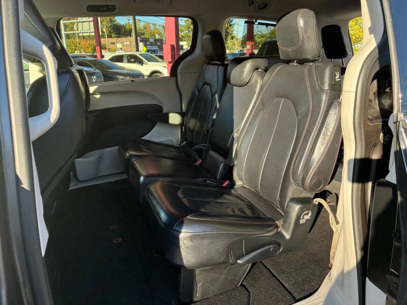 2018 Chrysler Pacifica Touring L