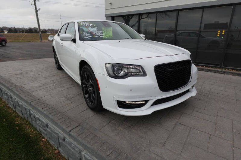 2023 Chrysler 300 Touring L