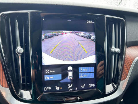 2022 Volvo S60 B5 Momentum