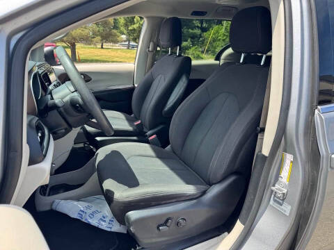2017 Chrysler Pacifica Touring