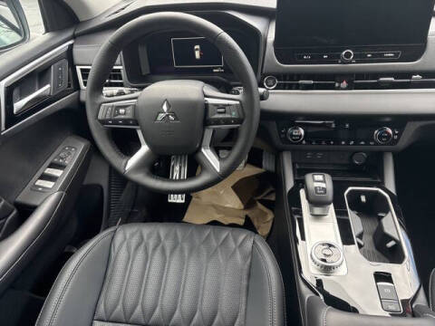 2025 Mitsubishi Outlander SEL