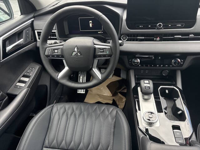 2025 Mitsubishi Outlander SEL