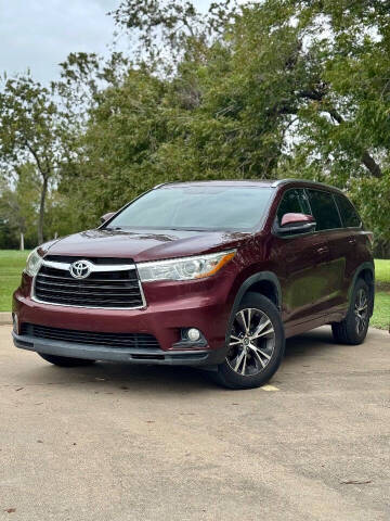 2016 Toyota Highlander for sale at Vision Auto Group in Sugar Land TX