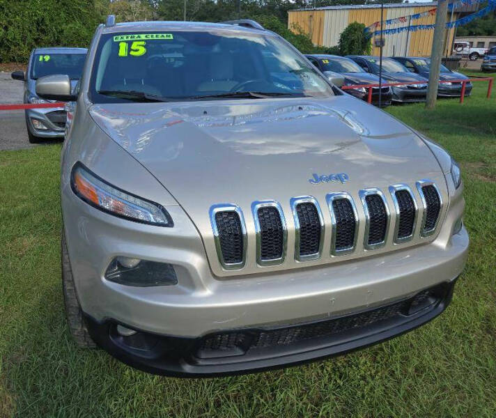 2015 Jeep Cherokee Latitude photo 2