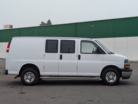 2022 Chevrolet Express 2500