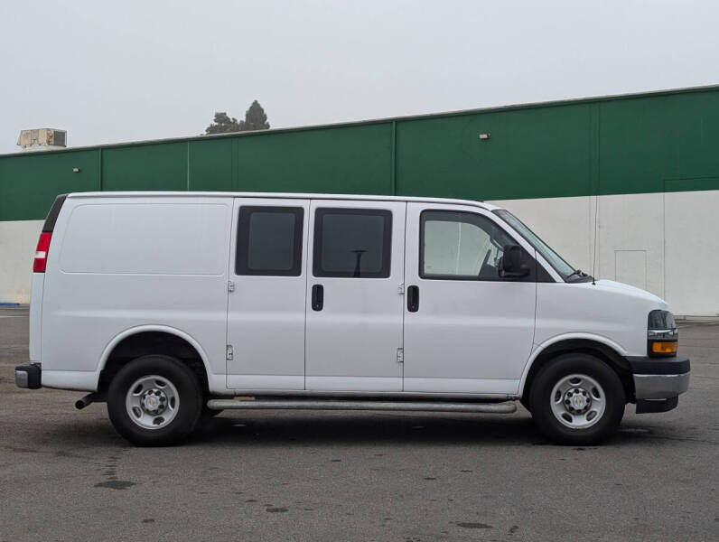 2022 Chevrolet Express 2500