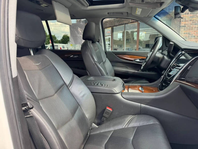 2018 Cadillac Escalade ESV Luxury