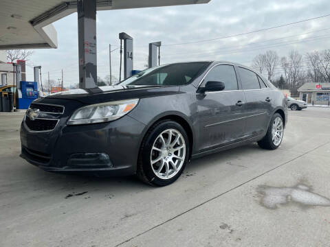 2013 Chevrolet Malibu for sale at JE Auto Sales LLC in Indianapolis IN