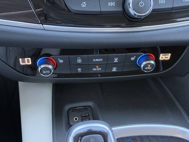 2021 Buick Enclave Essence