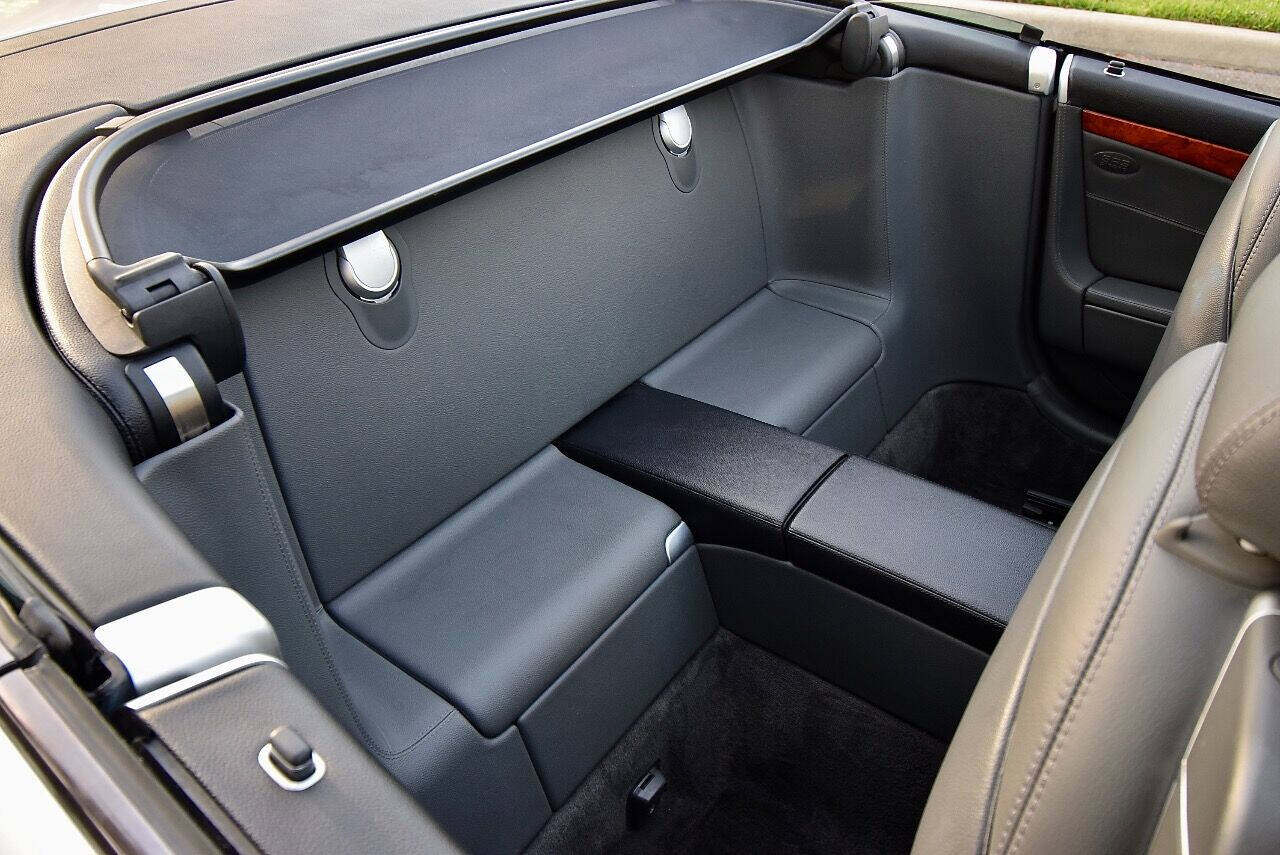2005 Mercedes-Benz SL-Class 17