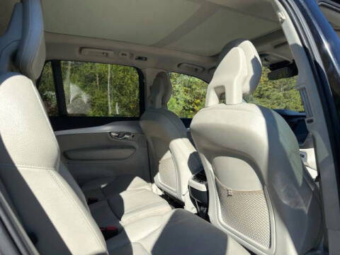 2018 Volvo XC90 T6 Momentum