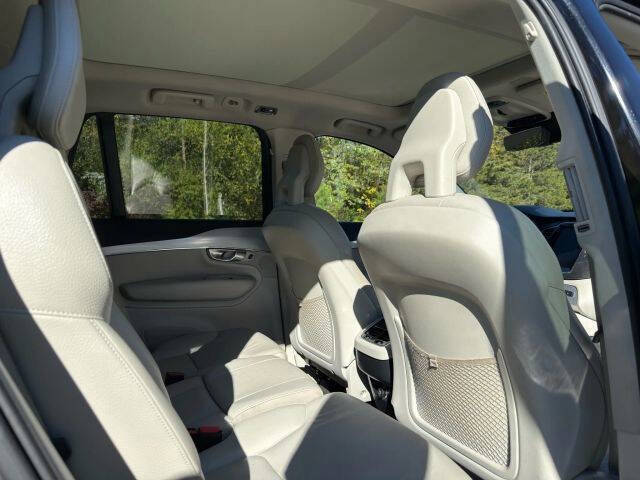 2018 Volvo XC90 T6 Momentum