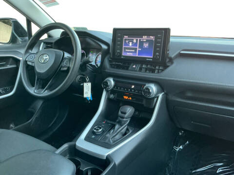 2020 Toyota RAV4 Hybrid LE