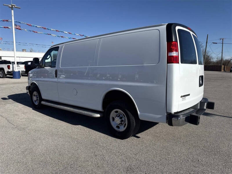 2024 Chevrolet Express 2500