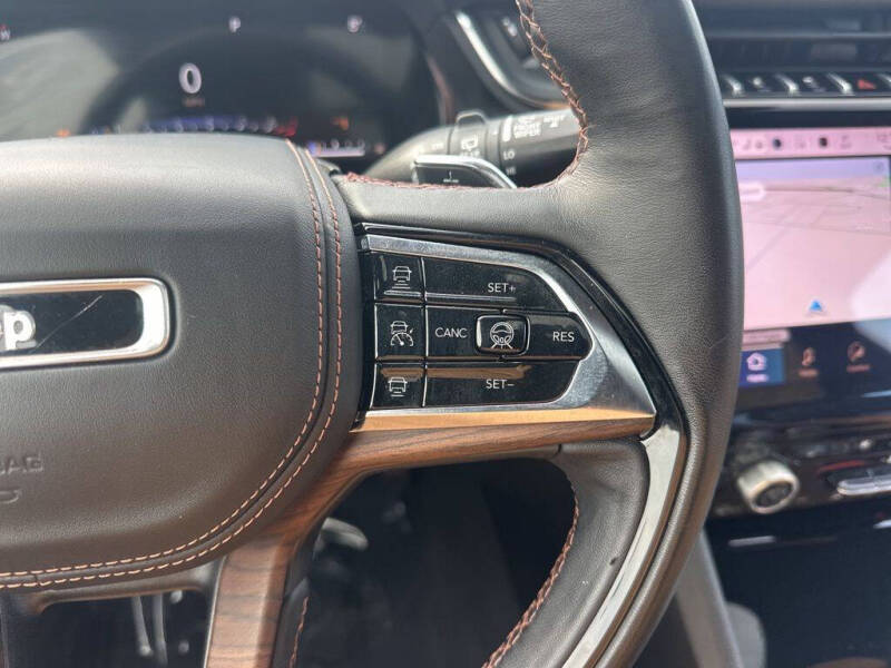 2022 Jeep Grand Cherokee Summit