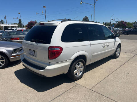 2005 Dodge Grand Caravan SXT