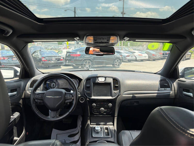 2016 Chrysler 300