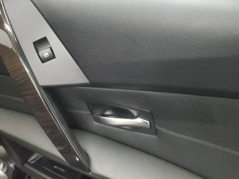 2004 BMW 5 Series 525i