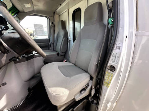 2012 Ford E-Series E-350 SD