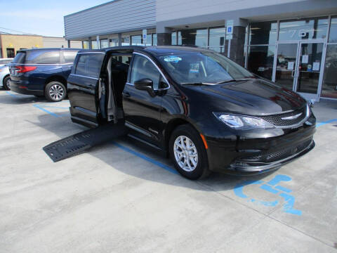 2021 Chrysler Voyager