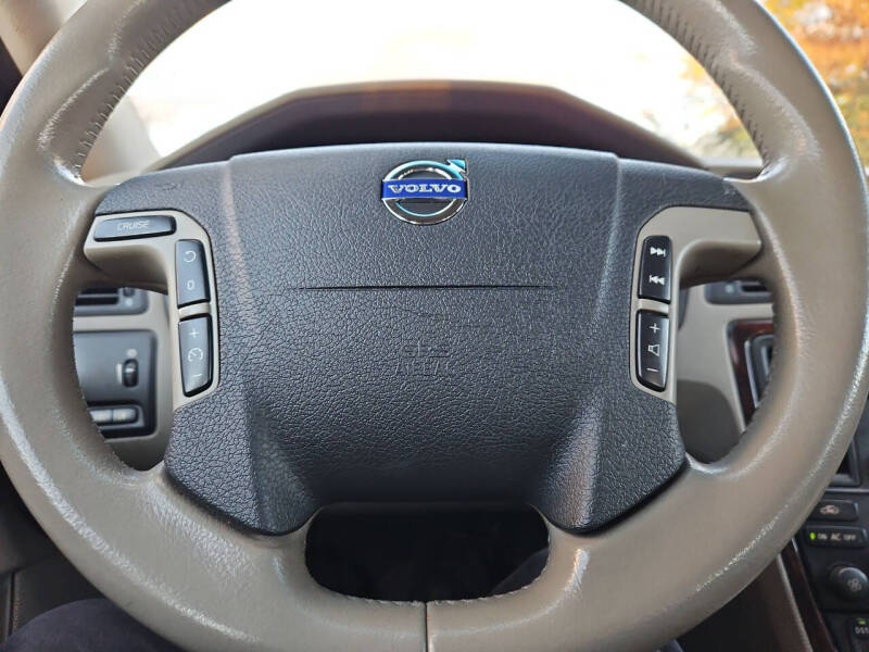 2005 Volvo V70 2.5T