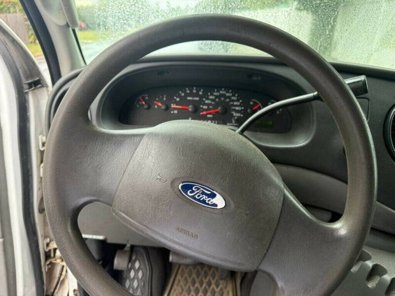 2005 Ford E-Series E-150