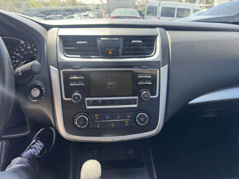 2016 Nissan Altima 2.5 SR