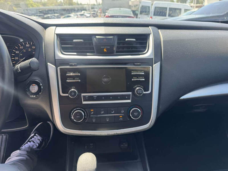 2016 Nissan Altima 2.5 SR