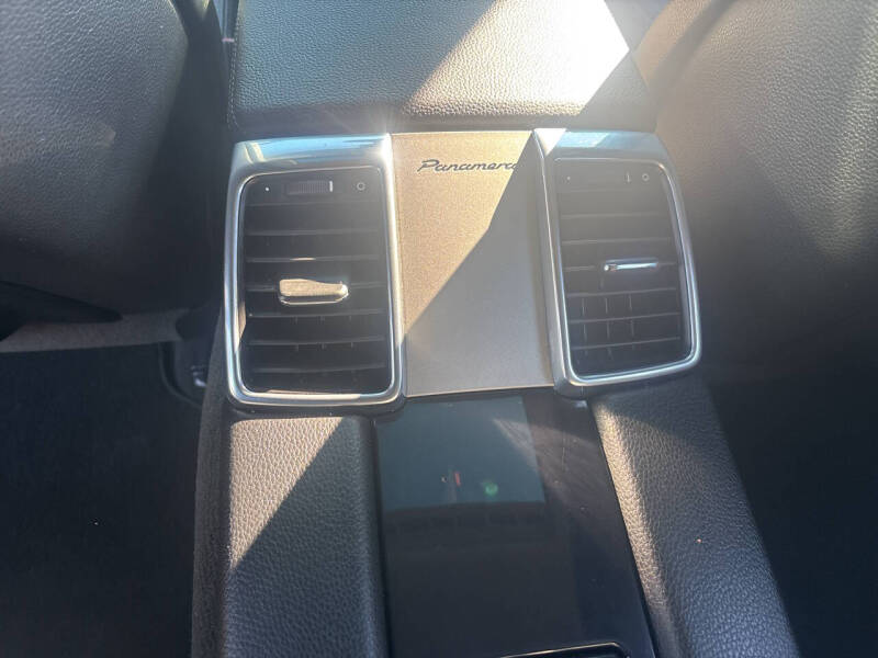 2012 Porsche Panamera