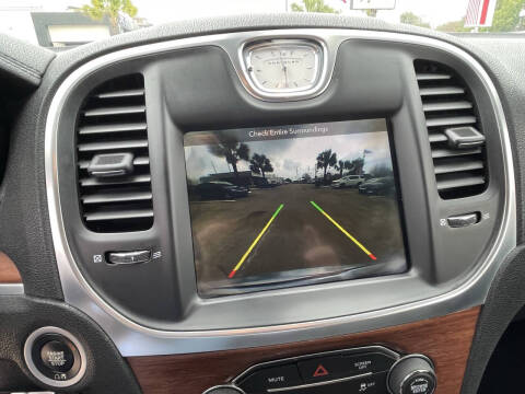 2017 Chrysler 300 C Platinum