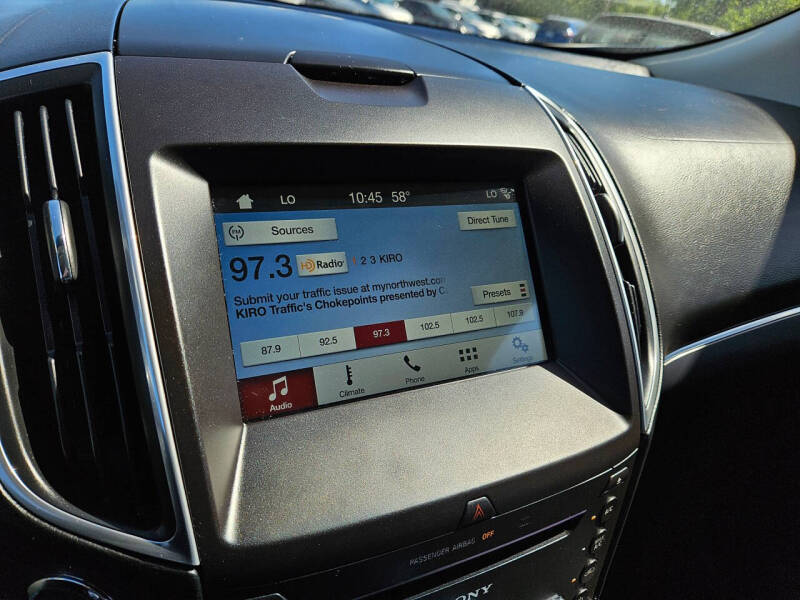 2017 Ford Edge Titanium