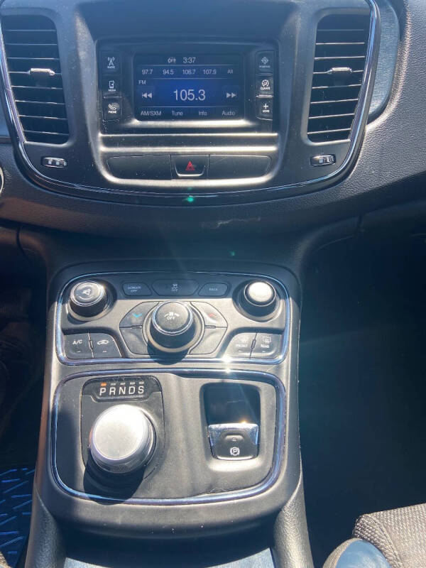 2015 Chrysler 200 S