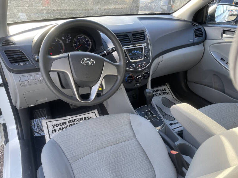 2017 Hyundai Accent SE