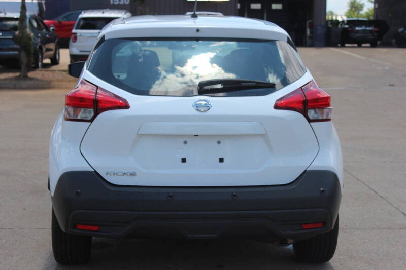 2020 Nissan Kicks S
