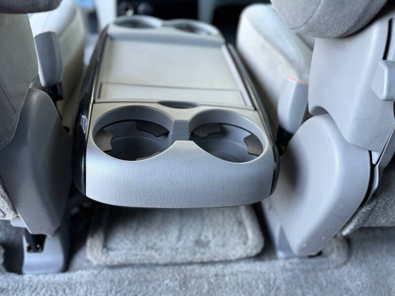 2005 Toyota Sienna LE 7 Passenger