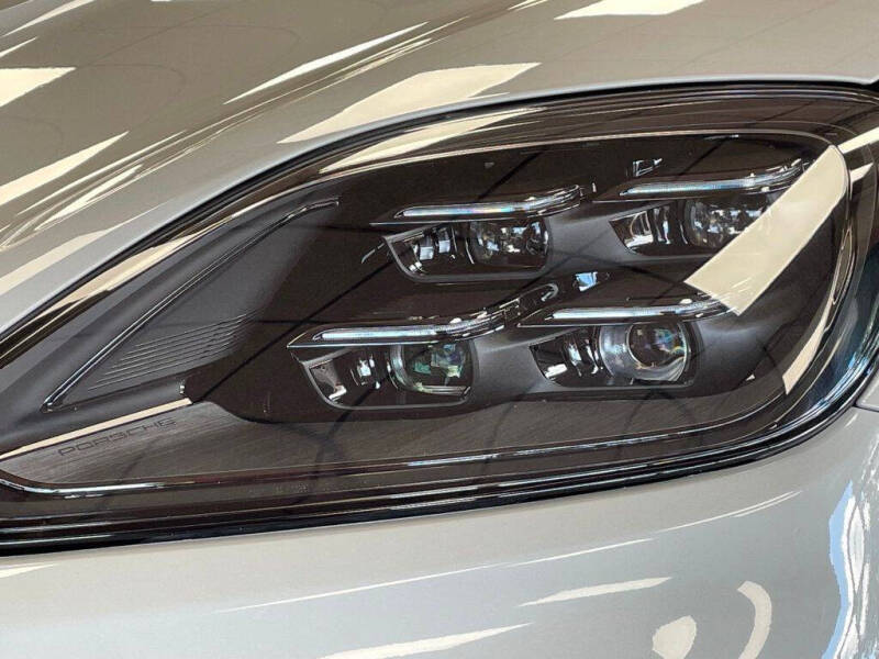 2024 Porsche Cayenne Turbo E-Hybrid Coupe