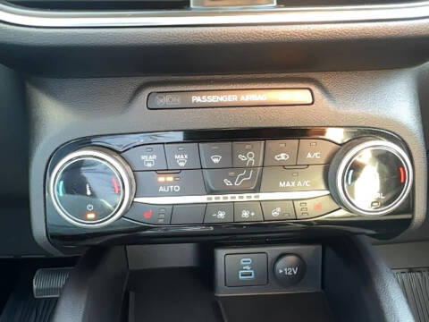 2022 Ford Escape Titanium