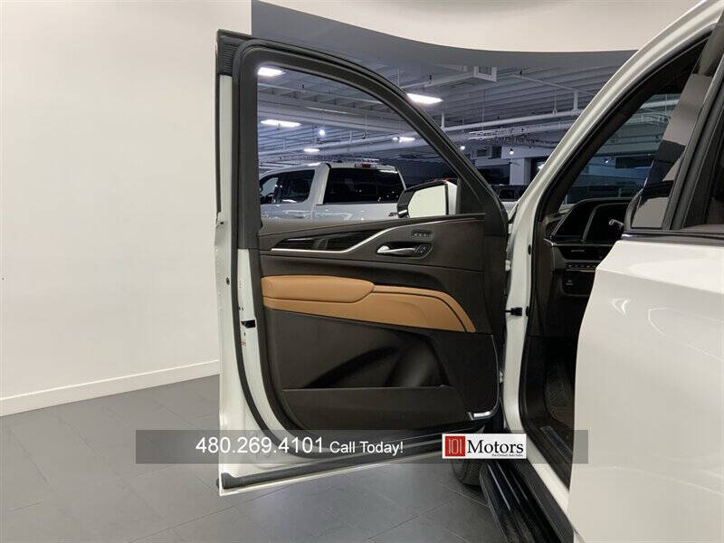 2022 Cadillac Escalade ESV Premium Luxury