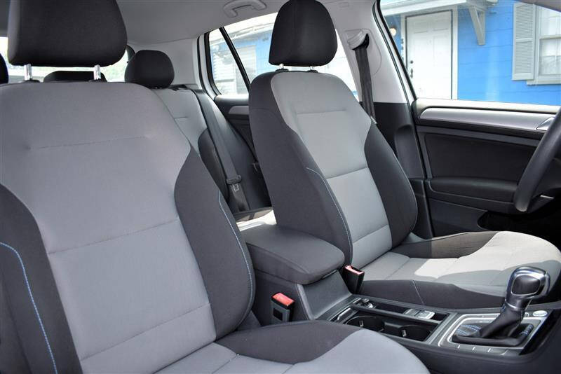 2016 Volkswagen e-Golf SE