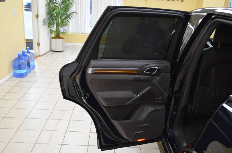 2016 Porsche Cayenne GTS