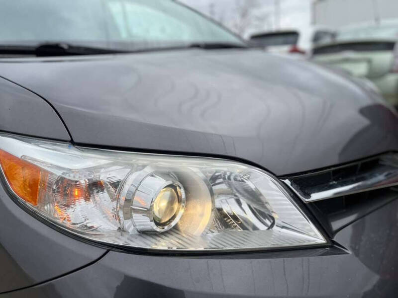 2019 Toyota Sienna XLE 8-Passenger