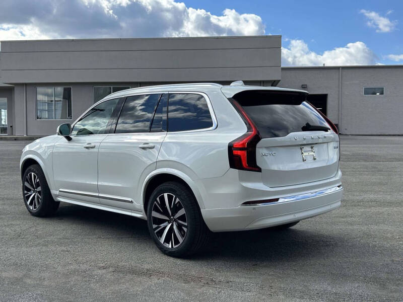 2026 Volvo XC90 B5 Core