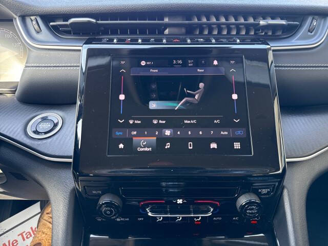 2023 Jeep Grand Cherokee L Laredo