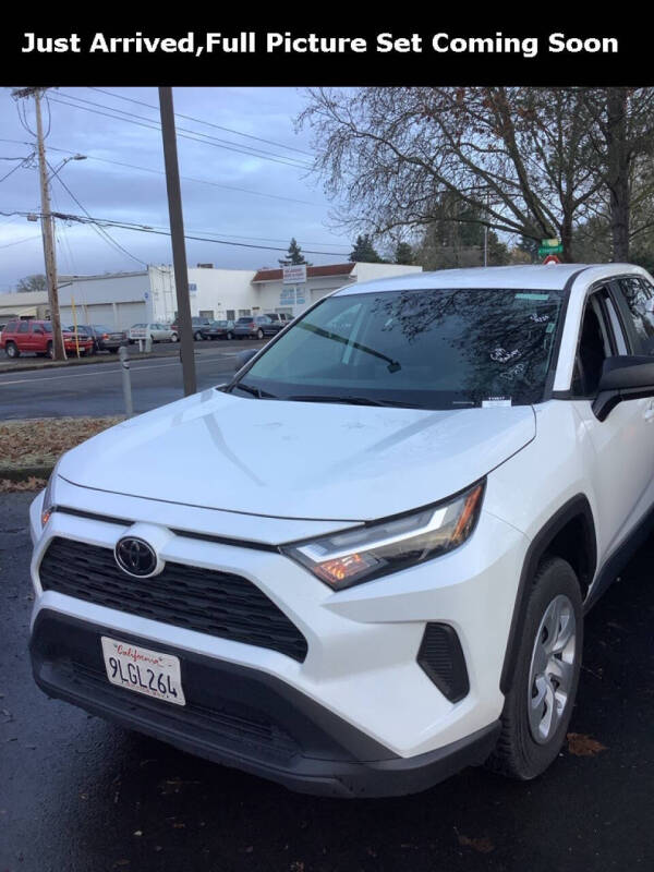 2024 Toyota RAV4 LE