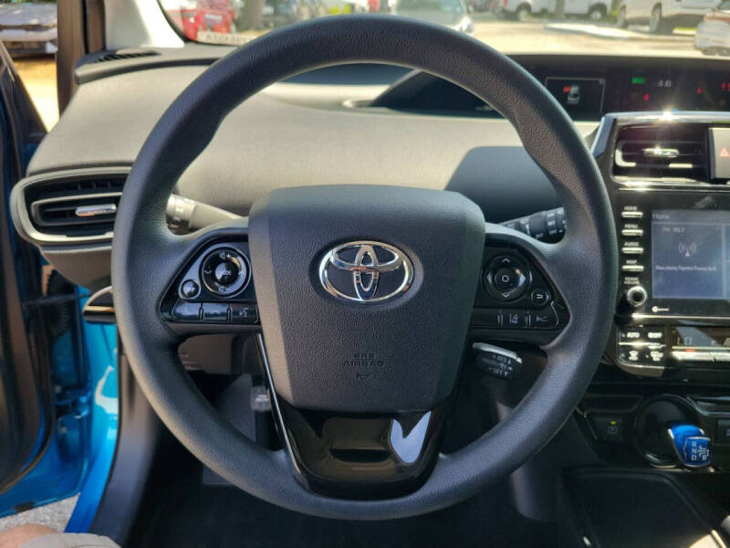 2022 Toyota Prius LE